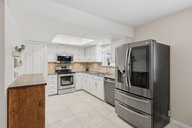 2001 Statler Drive, Carrollton, TX 75007