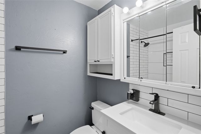 2001 Statler Drive, Carrollton, TX 75007