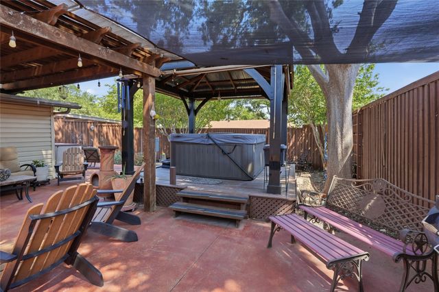 2001 Statler Drive, Carrollton, TX 75007