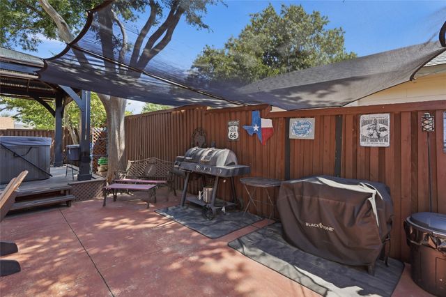 2001 Statler Drive, Carrollton, TX 75007