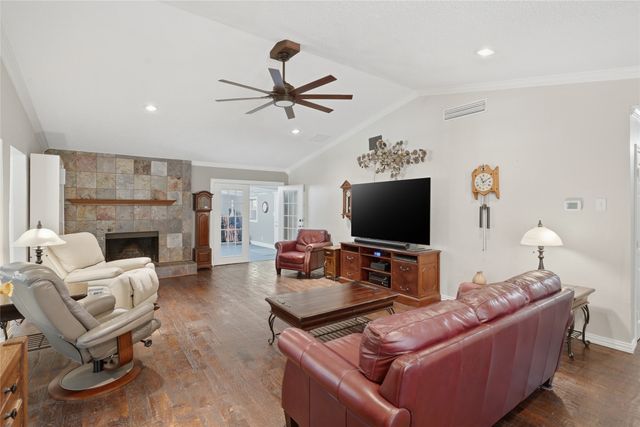 2001 Statler Drive, Carrollton, TX 75007