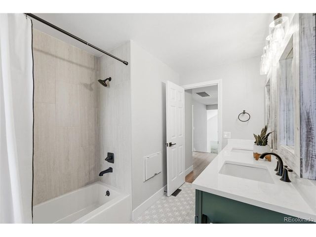 31 Dawn Heath Cir, Littleton, CO 80127