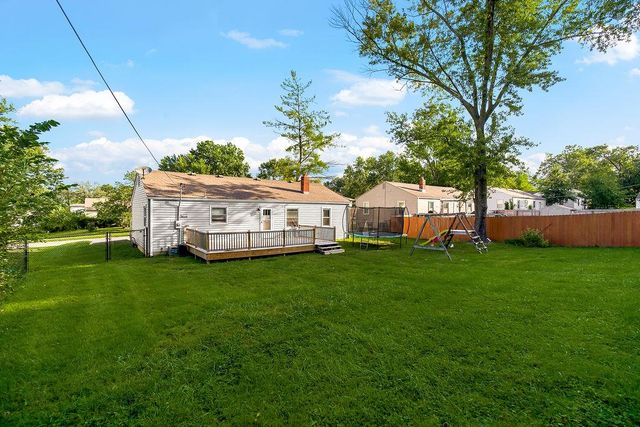 903 NE 67th Place, Gladstone, MO 64118