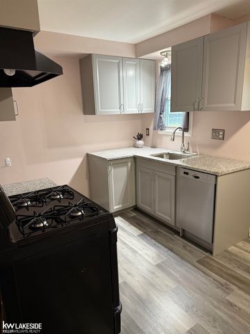 28336 Rosemont Street, Roseville, MI 48066