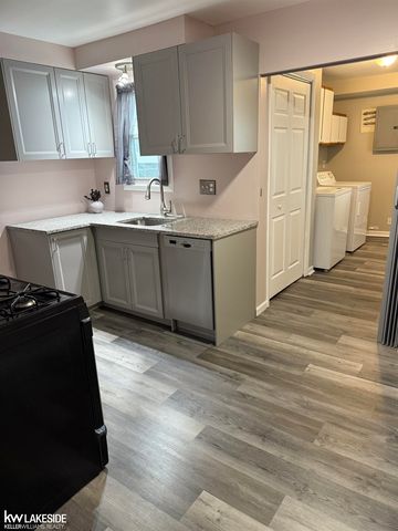 28336 Rosemont Street, Roseville, MI 48066