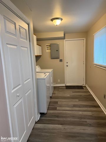 28336 Rosemont Street, Roseville, MI 48066