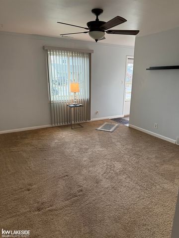 28336 Rosemont Street, Roseville, MI 48066