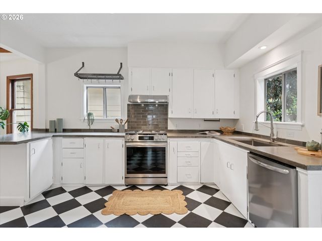 1415 Se 50TH Ave, Portland, OR 97215