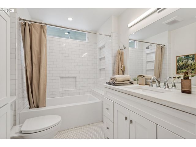 1415 Se 50TH Ave, Portland, OR 97215