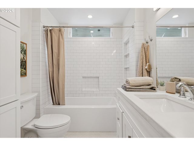 1415 Se 50TH Ave, Portland, OR 97215