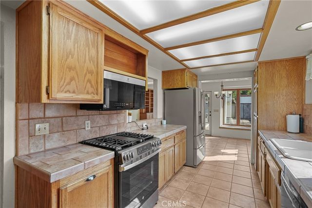 914 S McClelland, Santa Maria, CA 93454