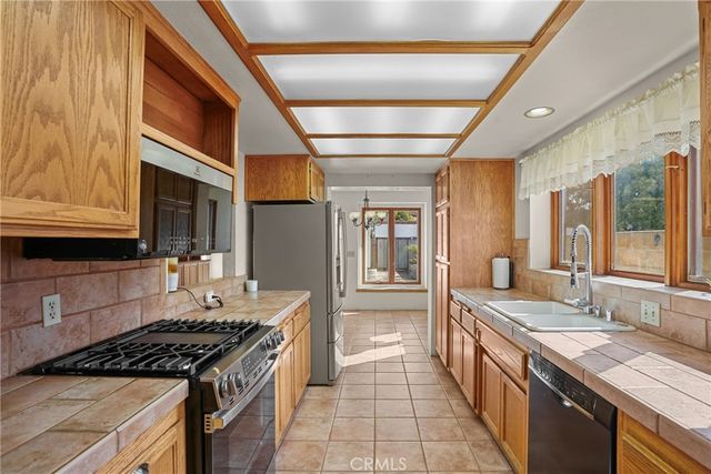 914 S McClelland, Santa Maria, CA 93454