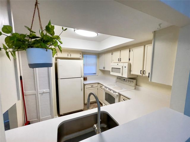 253 S WILDERNESS POINT 14B, Casselberry, FL 32707
