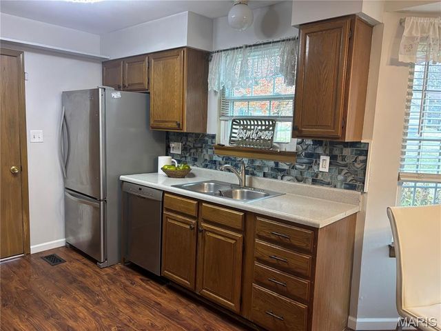 3115 Autumn Trace Drive, Maryland Heights, MO 63043