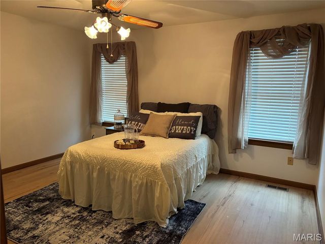 3115 Autumn Trace Drive, Maryland Heights, MO 63043