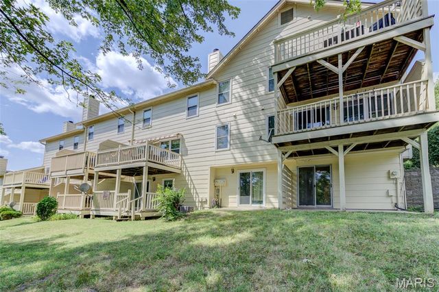 3115 Autumn Trace Drive, Maryland Heights, MO 63043