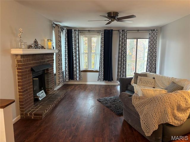 3115 Autumn Trace Drive, Maryland Heights, MO 63043