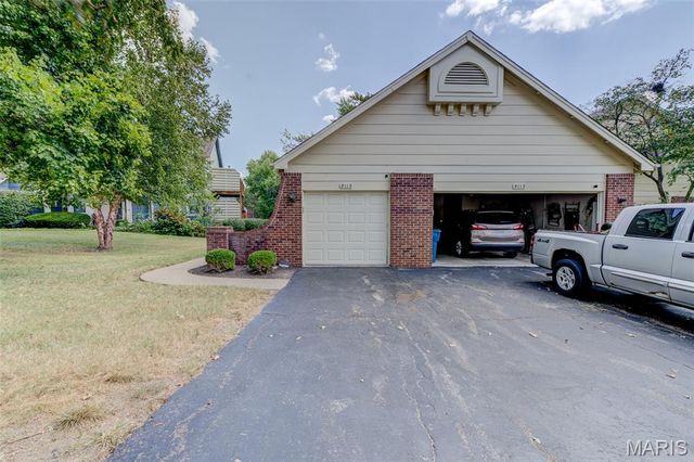 3115 Autumn Trace Drive, Maryland Heights, MO 63043