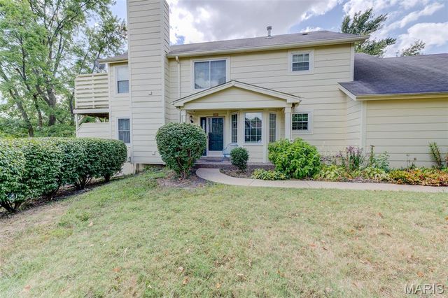 3115 Autumn Trace Drive, Maryland Heights, MO 63043