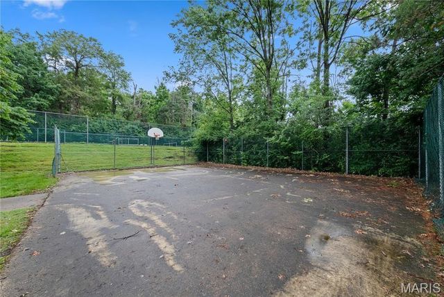 3115 Autumn Trace Drive, Maryland Heights, MO 63043