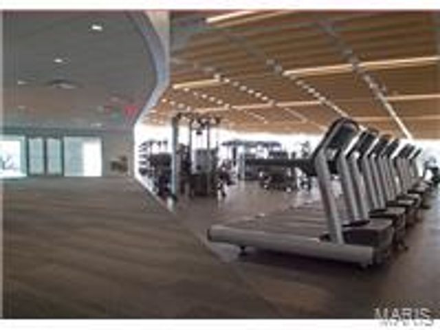 3115 Autumn Trace Drive, Maryland Heights, MO 63043