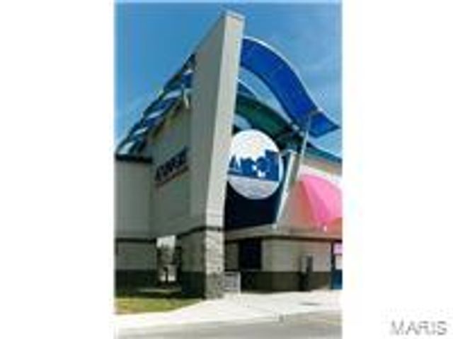 3115 Autumn Trace Drive, Maryland Heights, MO 63043