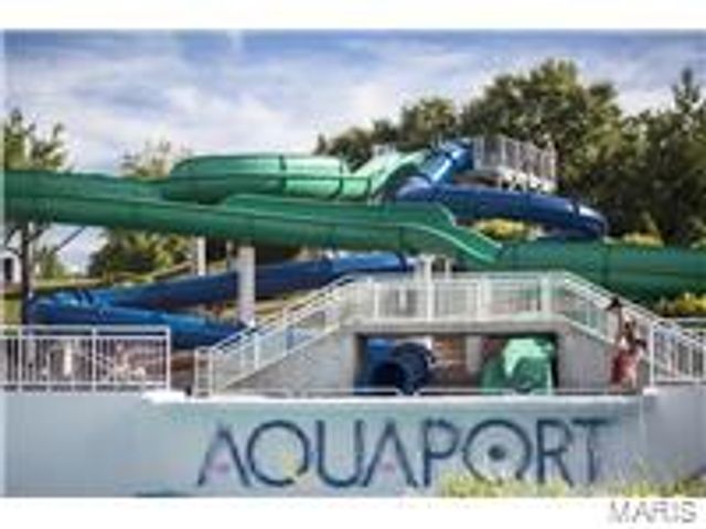 3115 Autumn Trace Drive, Maryland Heights, MO 63043