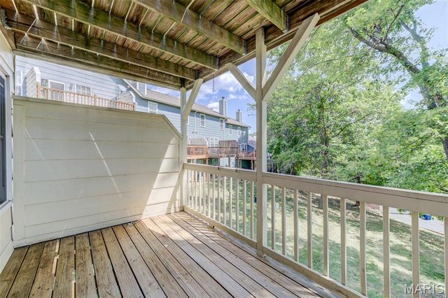 3115 Autumn Trace Drive, Maryland Heights, MO 63043