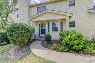 3115 Autumn Trace Drive, Maryland Heights, MO 63043