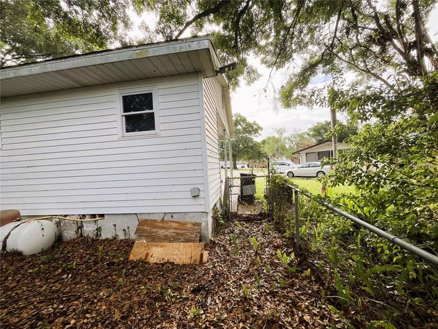 121 MARIS COURT, Lakeland, FL 33809