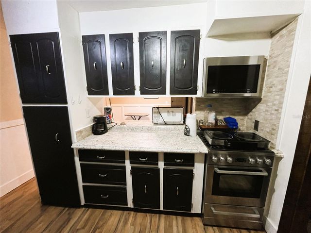 121 MARIS COURT, Lakeland, FL 33809