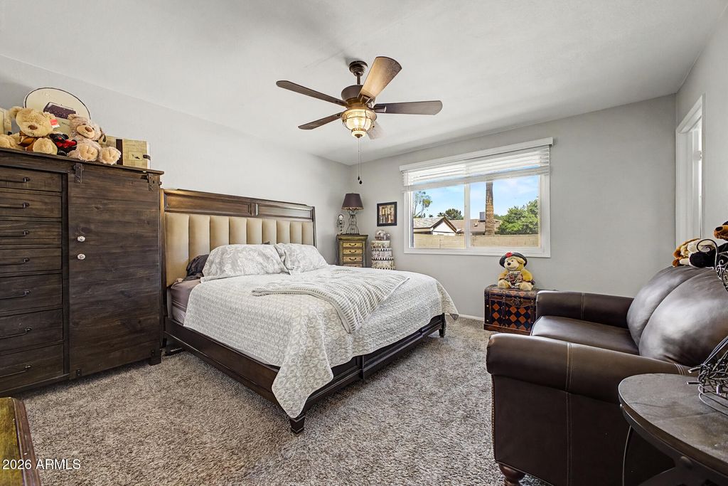 Image 12 of property listing at 5919 S JENTILLY Lane, Tempe, AZ 85283