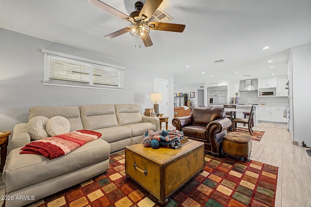 Image 24 of property listing at 5919 S JENTILLY Lane, Tempe, AZ 85283
