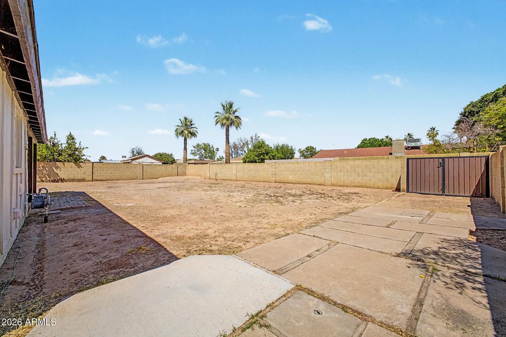 Image 26 of property listing at 5919 S JENTILLY Lane, Tempe, AZ 85283