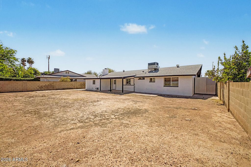 Image 27 of property listing at 5919 S JENTILLY Lane, Tempe, AZ 85283