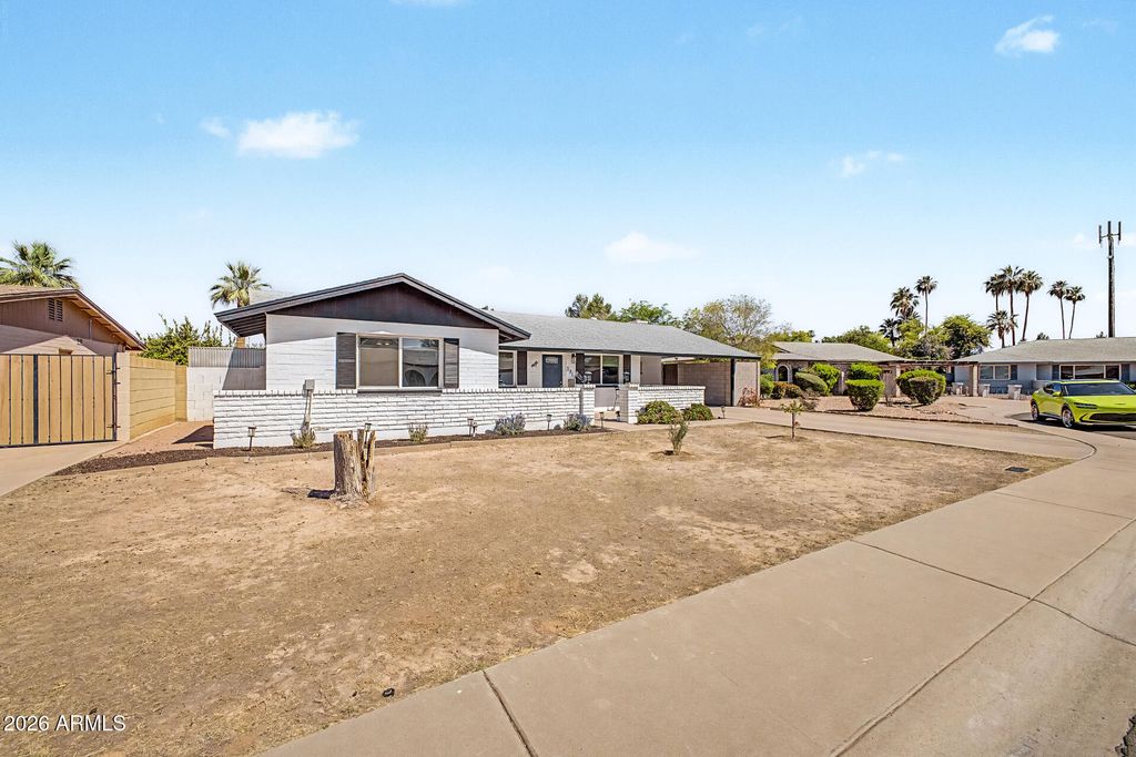 Image 4 of property listing at 5919 S JENTILLY Lane, Tempe, AZ 85283