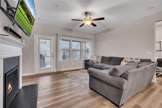 270 Commons Avenue, Woodstock, GA 30188