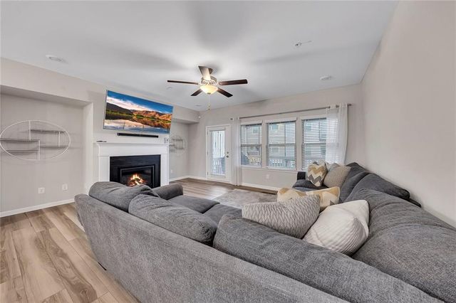 270 Commons Avenue, Woodstock, GA 30188