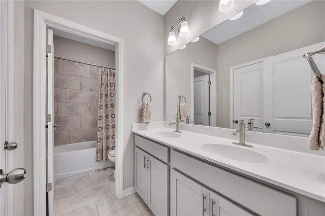 270 Commons Avenue, Woodstock, GA 30188