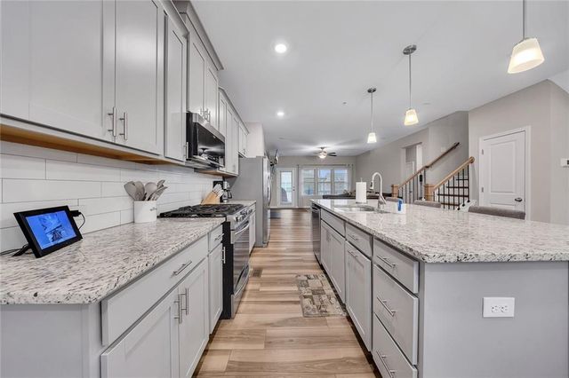 270 Commons Avenue, Woodstock, GA 30188