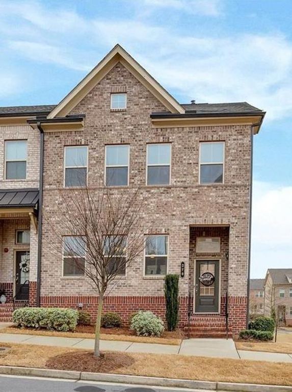 270 Commons Avenue, Woodstock, GA 30188