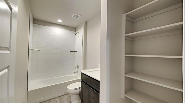 4304 Colt Drive, Mustang, OK 73064