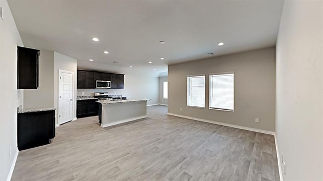 4304 Colt Drive, Mustang, OK 73064