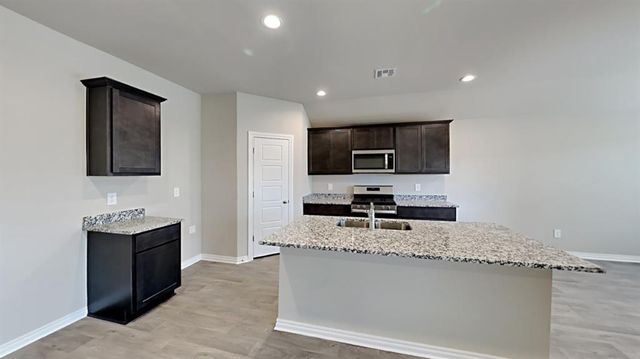 4304 Colt Drive, Mustang, OK 73064