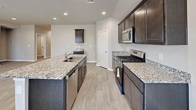 4304 Colt Drive, Mustang, OK 73064