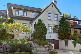 4525 55th Avenue NE, Seattle, WA 98105