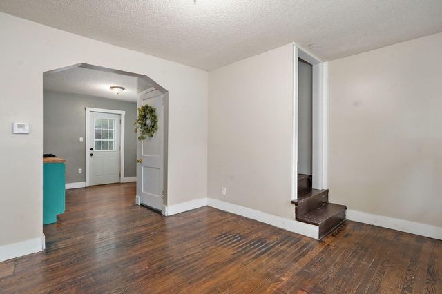 2258 N Roosevelt Avenue, Springfield, MO 65803