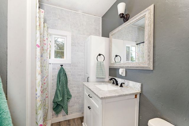 2258 N Roosevelt Avenue, Springfield, MO 65803