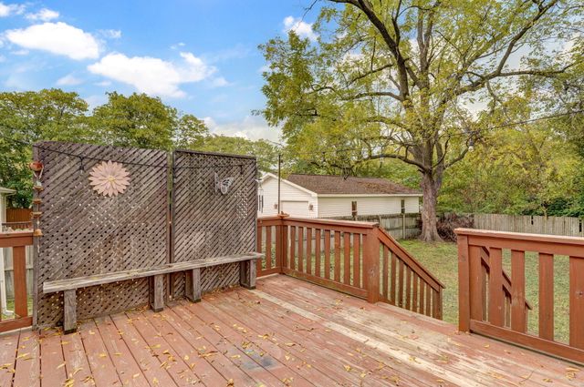 2258 N Roosevelt Avenue, Springfield, MO 65803