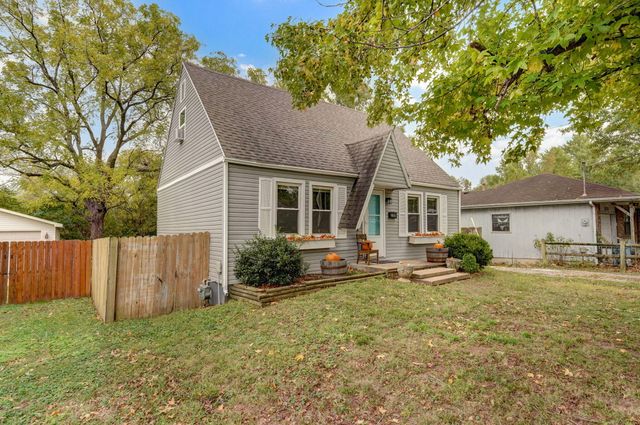 2258 N Roosevelt Avenue, Springfield, MO 65803